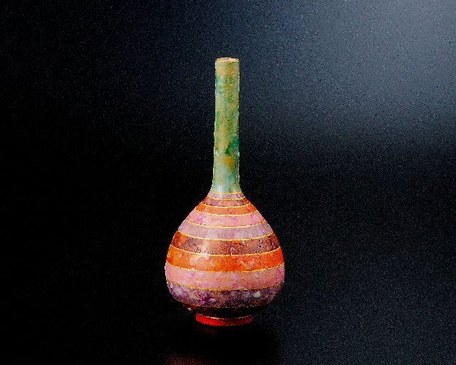 九谷焼作家 ギフト ご贈答品 御祝い九谷焼6 8号花瓶 彩色金彩 吉田幸央 九谷焼販売のうつわの五彩庵 九谷焼作家 ギフト ご贈答品 御祝い九谷焼6 8号花瓶 彩色金彩 吉田幸央 九谷焼販売のうつわの五彩庵